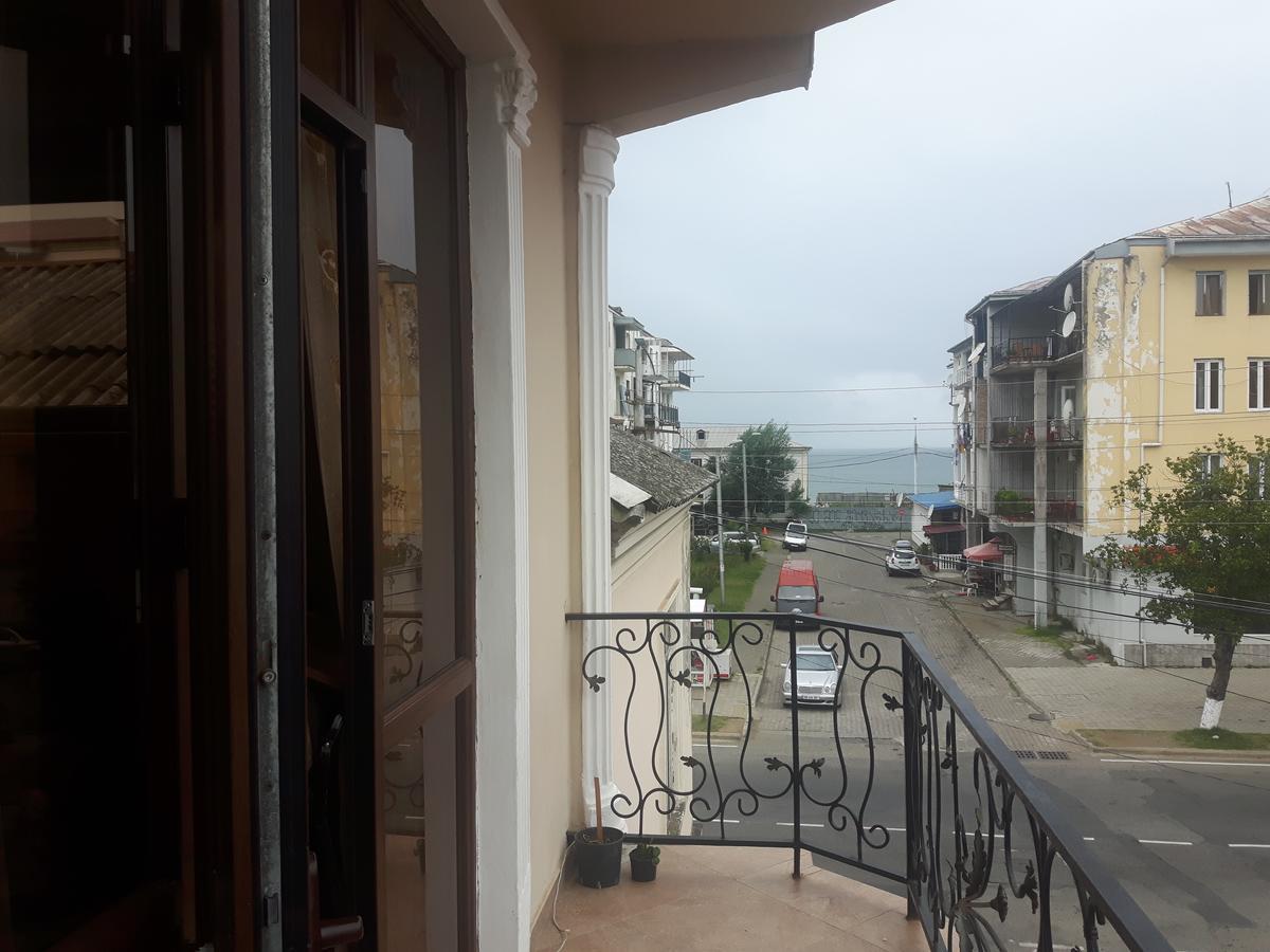 Hotel Chaika Kobuleti Esterno foto
