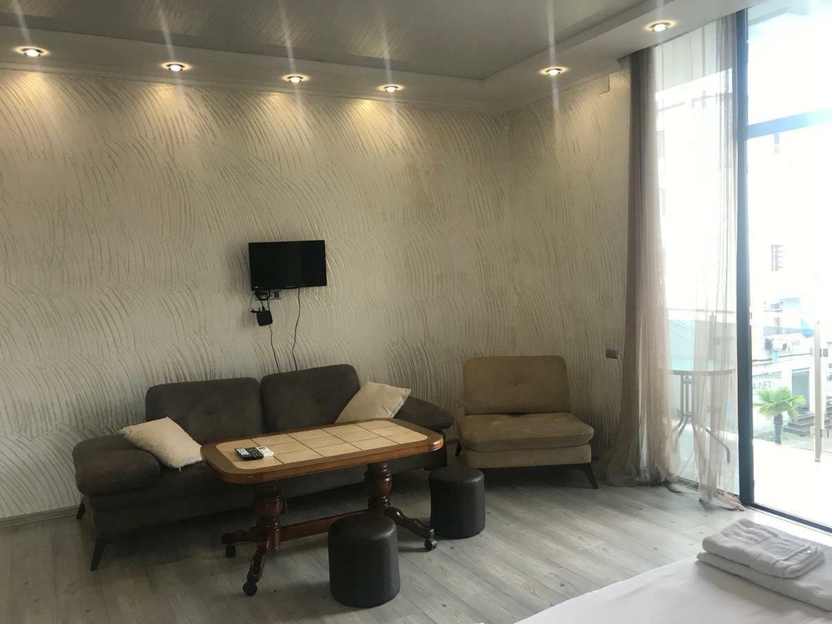Hotel Chaika Kobuleti Esterno foto